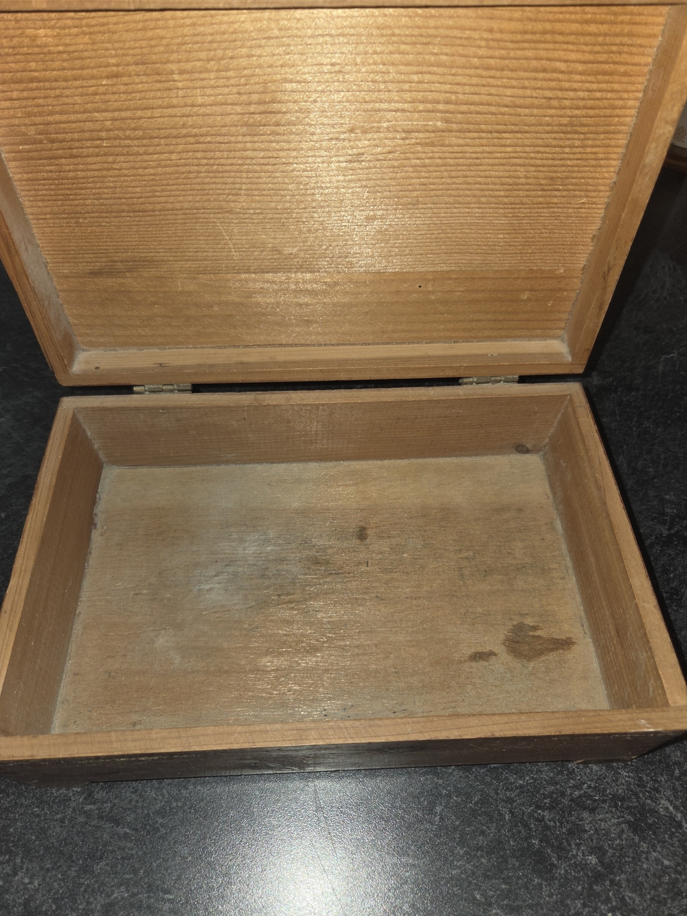 Rustic Keepsake BOX. - Picture 3 of 8